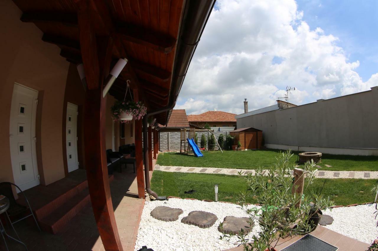 Apartmány Dimitra Štúrovo Exterior foto